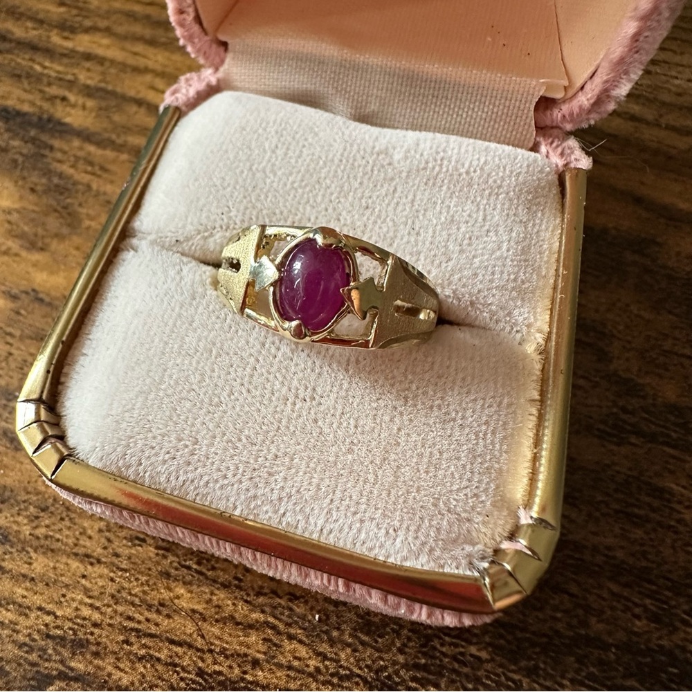 14k Gold Ruby Ring Vintage size 7